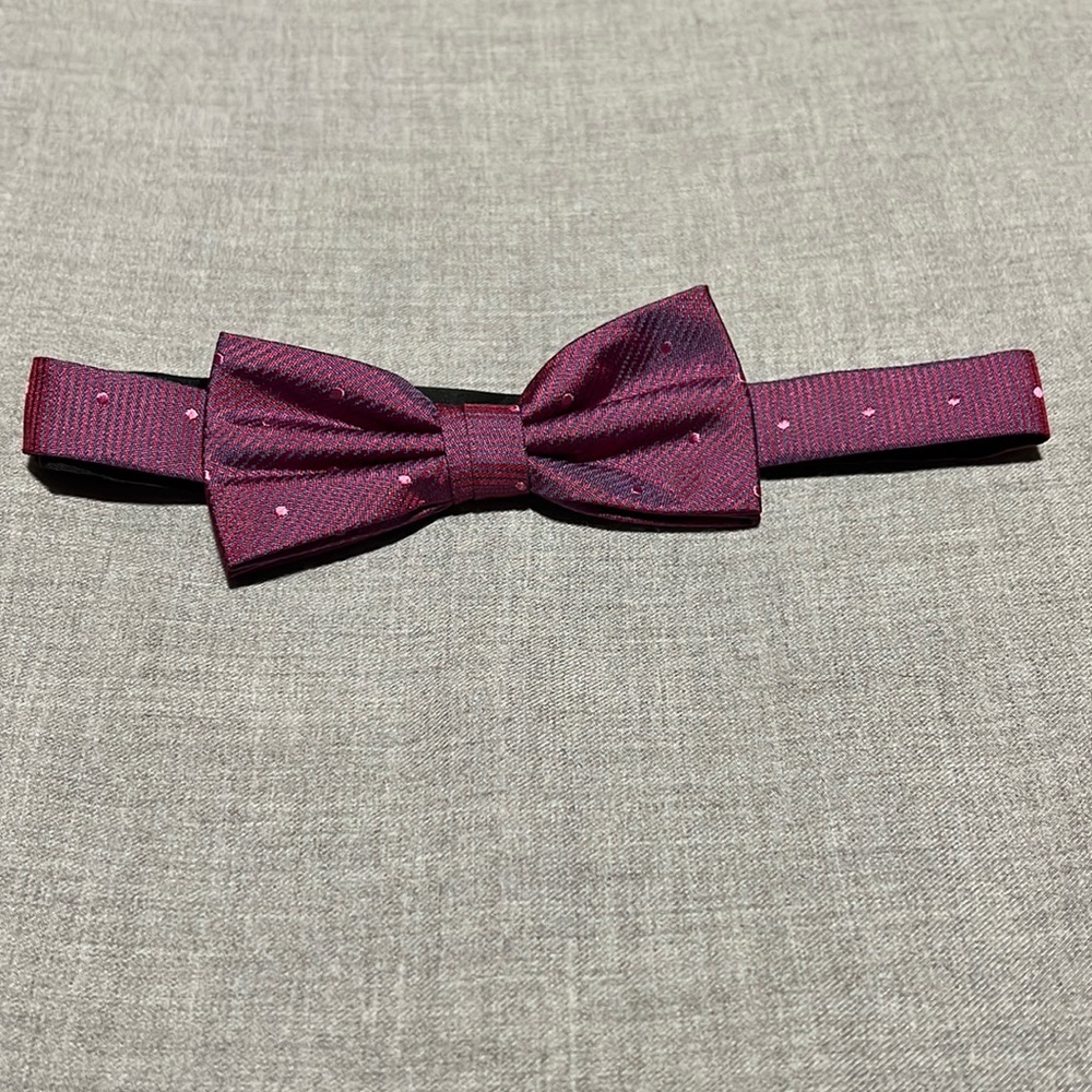 RW&CO bow tie